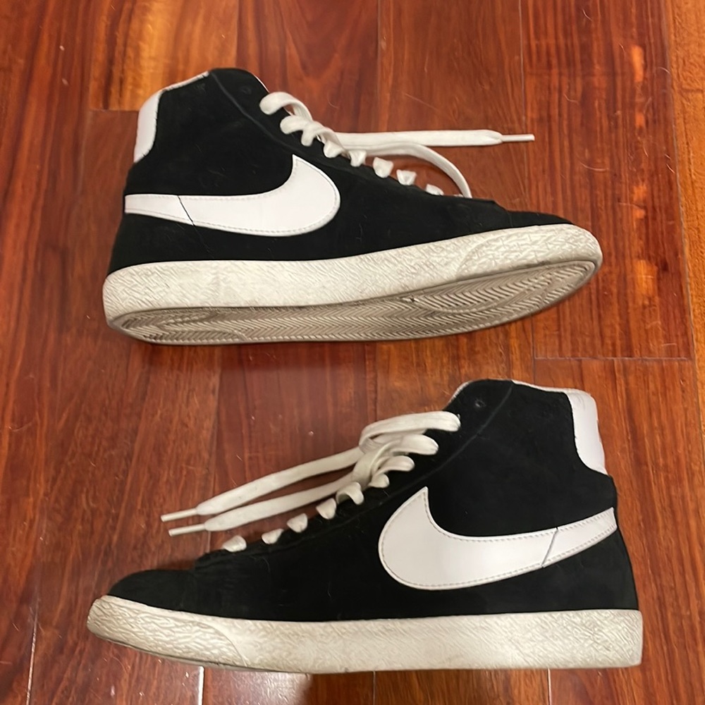 🚨SALE // Nike Blazer high top black suede